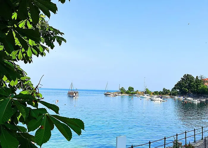 Rona Doria Apartment *