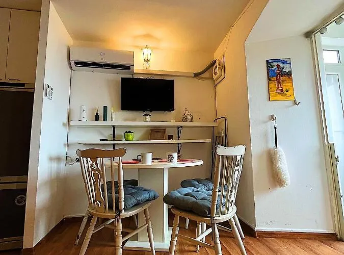 Rona Doria Apartment *